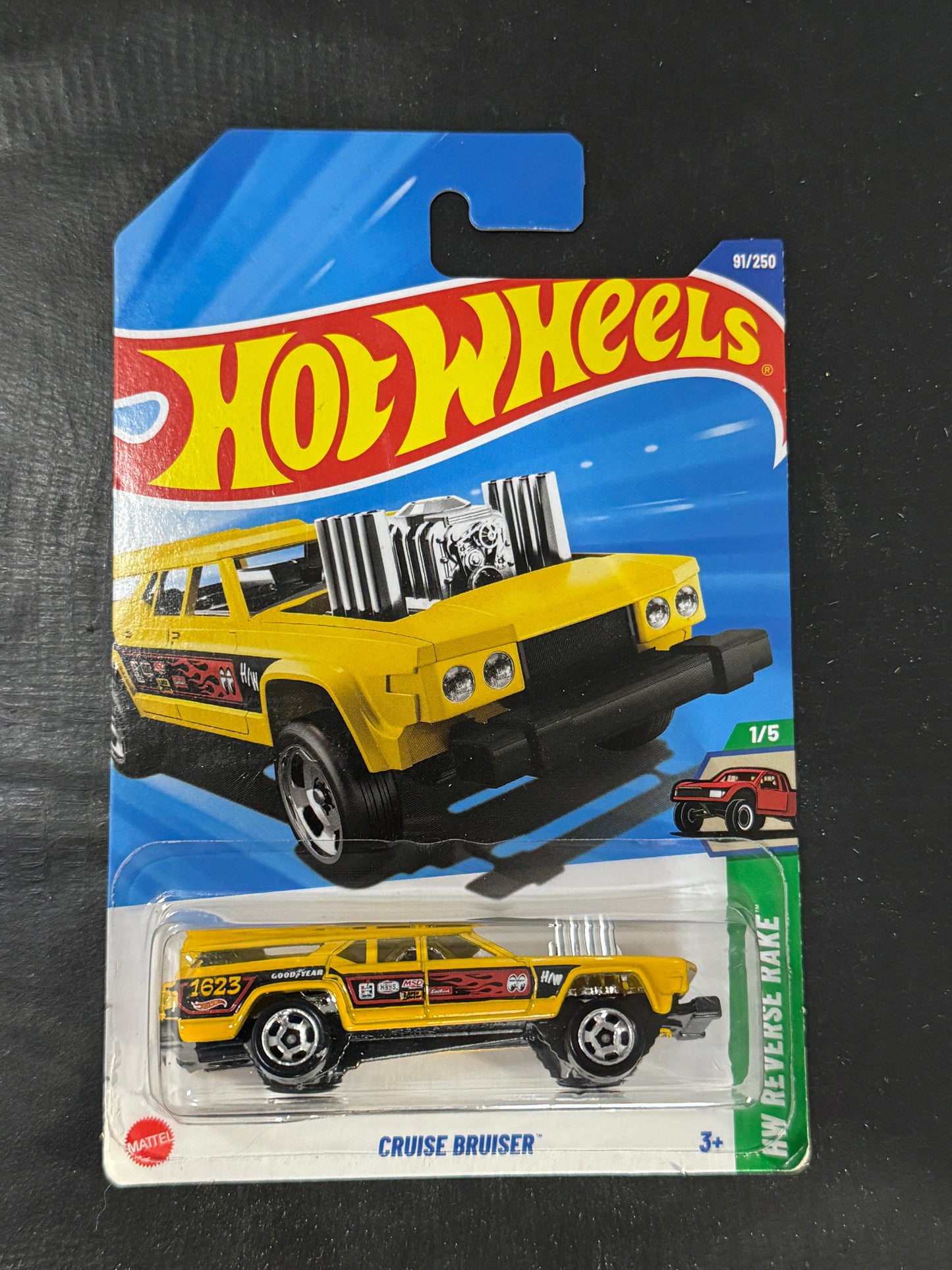 Hot Wheels CRUISE BRUISER