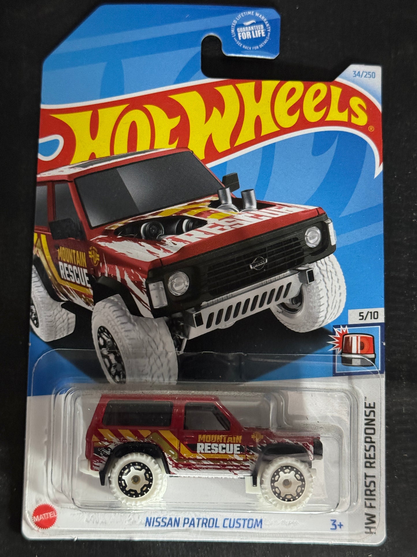 Hot Wheels NISSAN PATROL CUSTOM RED & WHITE