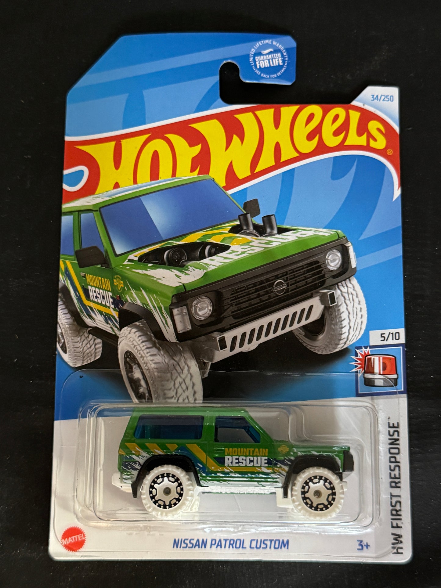 Hot Wheels Nissan Patrol Custom (Green-White)