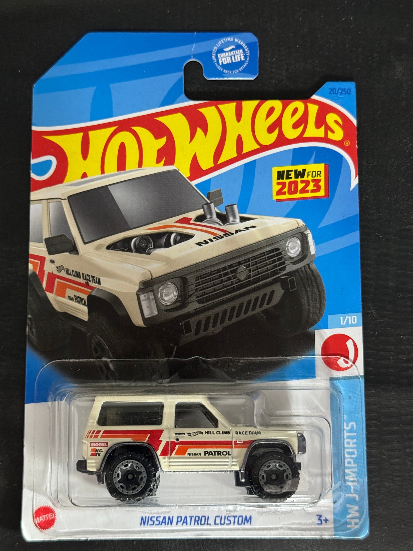 Hot Wheels nissan patrol custom white