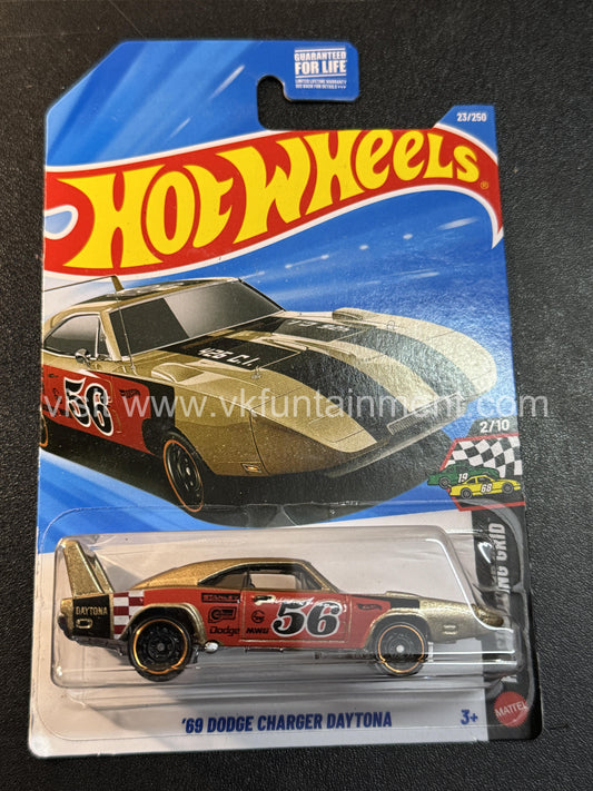 Hot Wheels 69 DODGE CHARGER DAYTONA